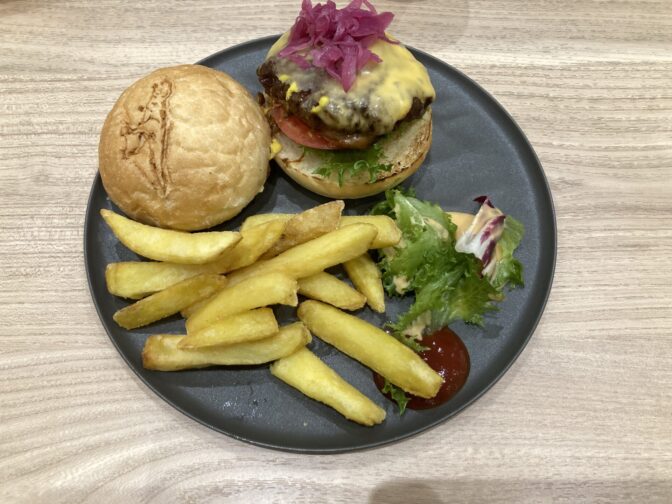 肉食ティラノバーガー